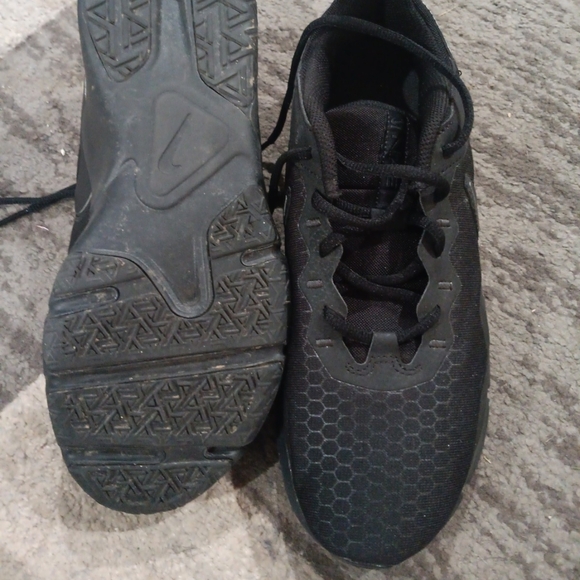 Nike Charcoal Black Running Shoes - Picture 3 of 3